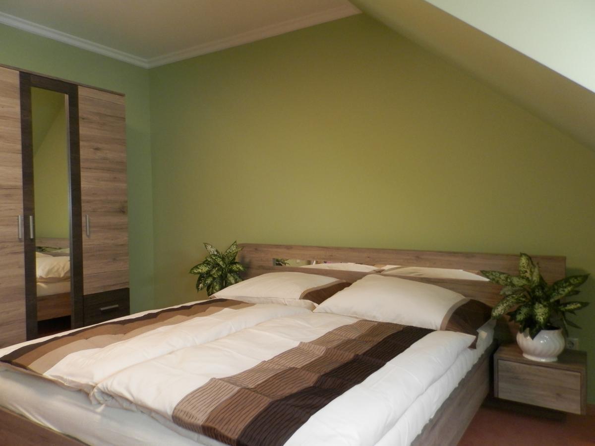 Nagyrét Panzió Eger Bed and Breakfast Exterior foto