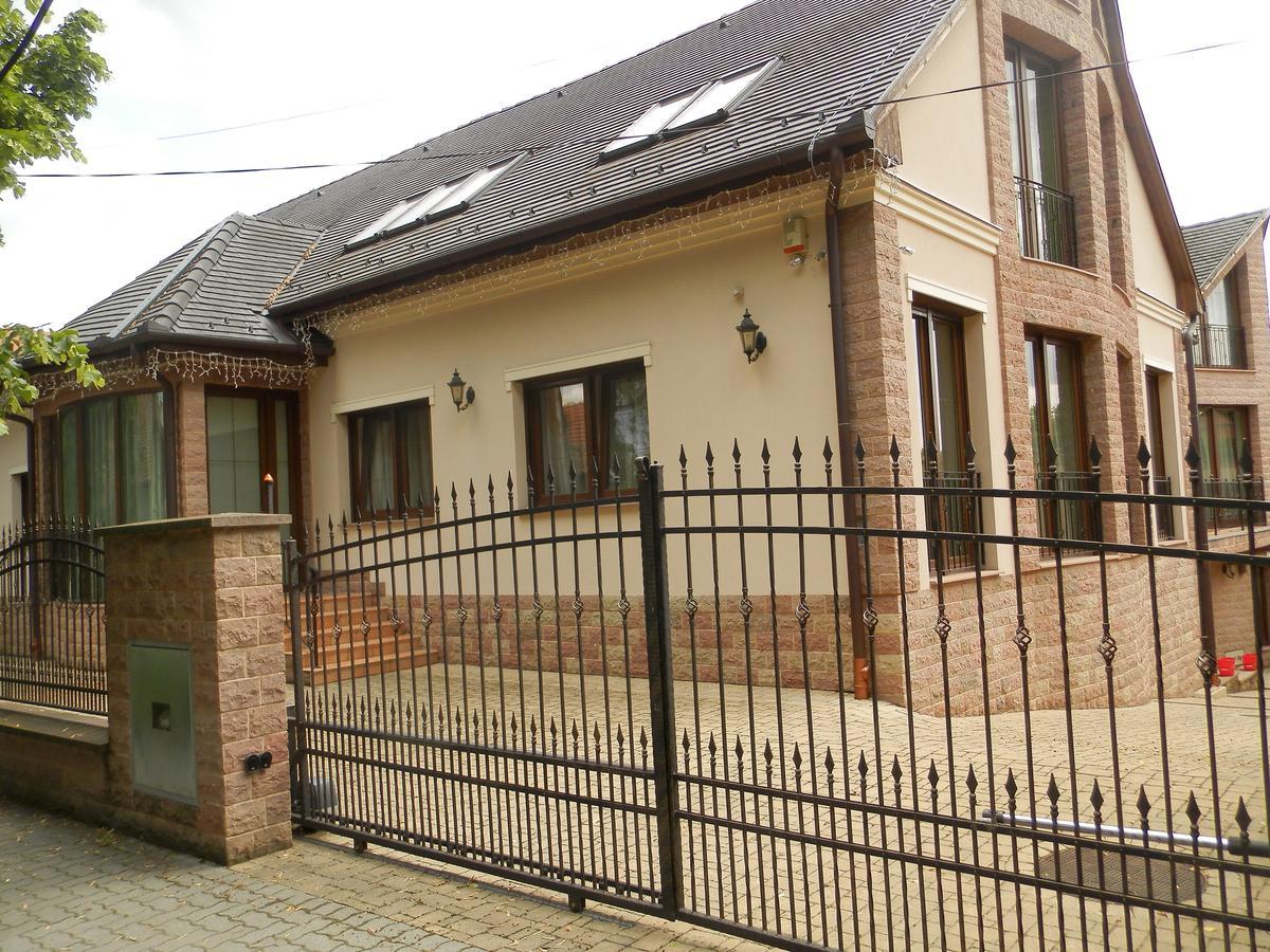 Nagyrét Panzió Eger Bed and Breakfast Exterior foto