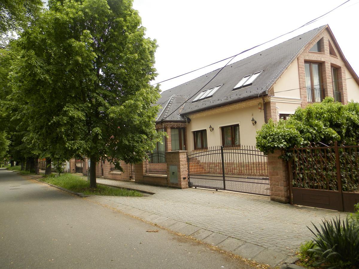 Nagyrét Panzió Eger Bed and Breakfast Exterior foto